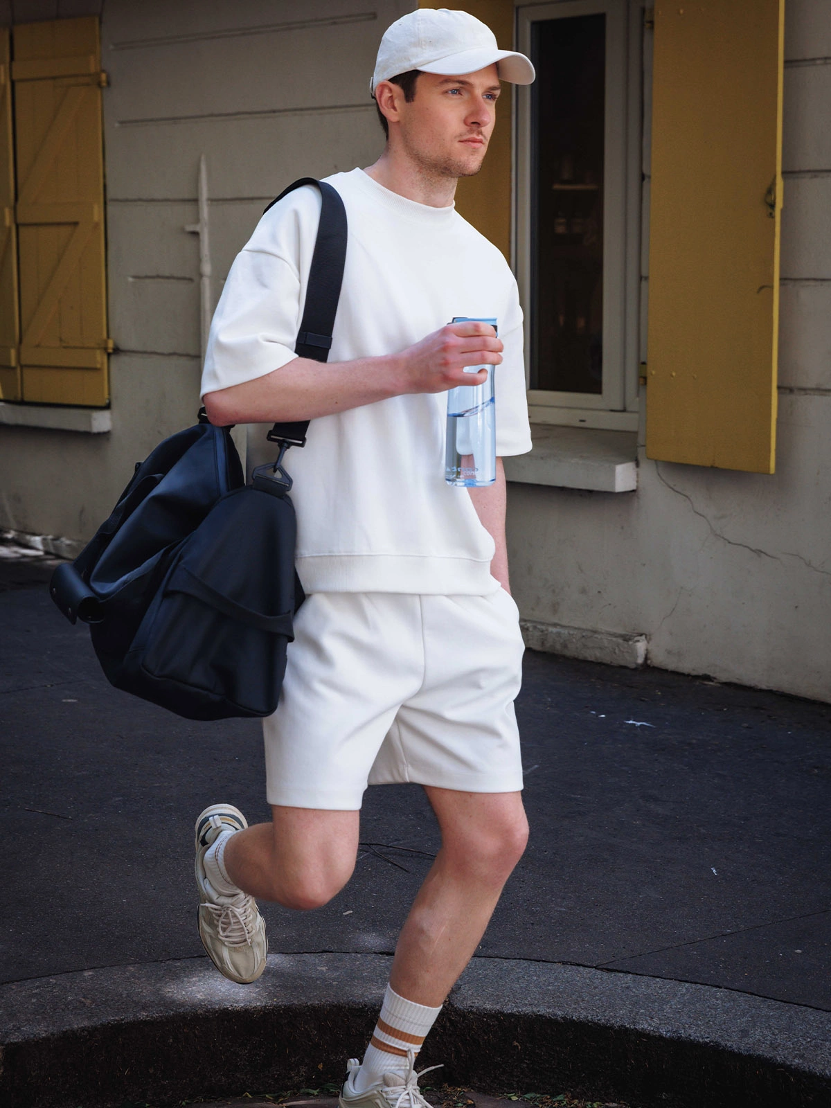 Butelka stalowa vs plastikowa – analiza plusów i minusów